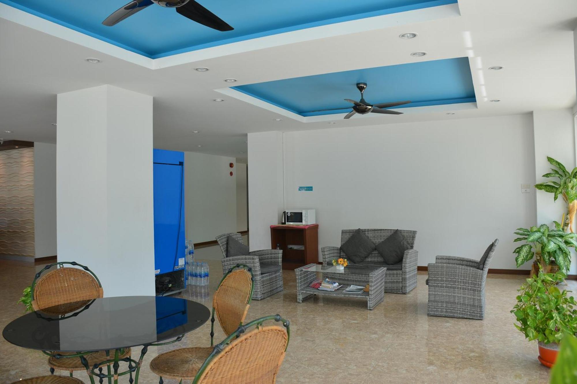 The Base Hua Hin Hotel Екстериор снимка