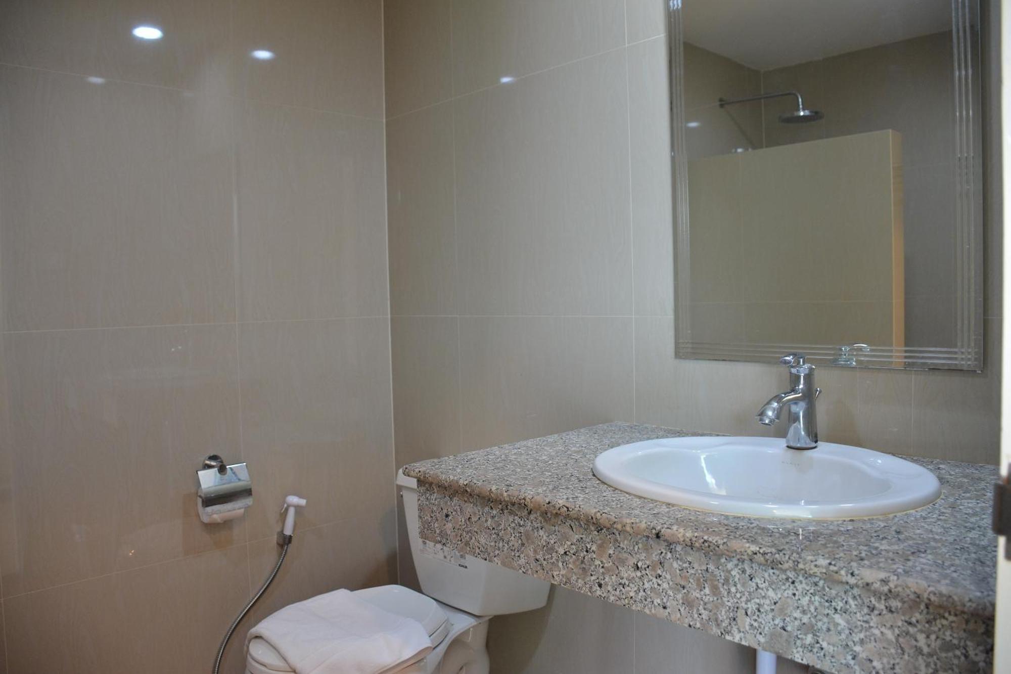 The Base Hua Hin Hotel Екстериор снимка